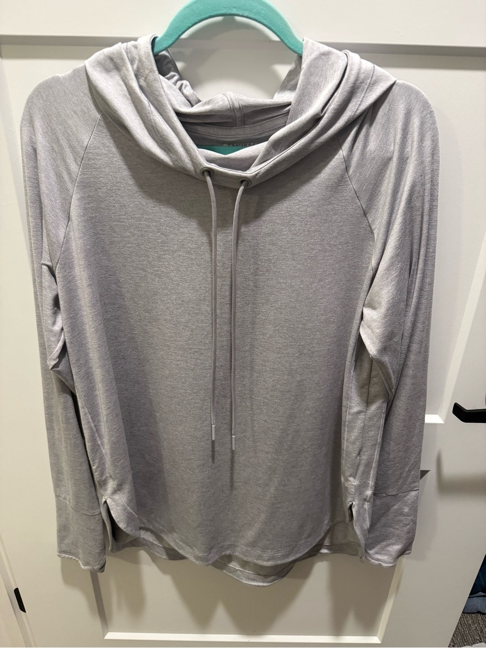 Athleta Women’s Lightweight Hooded Pullover Gray Long Sleeve Athletic Top L